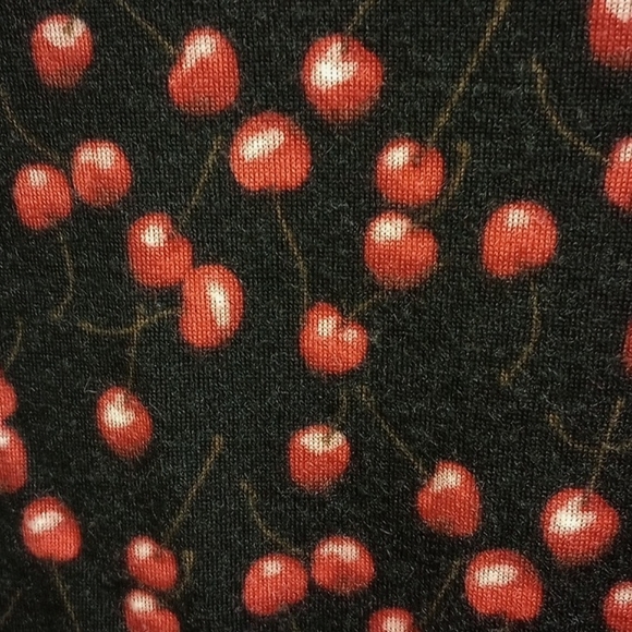 🍒J.CREW BLACK 3/4 SLEEVES MERINO WOOL CREW NECK SWEATER WITH RED CHERRY DESIGNS - Picture 6 of 12